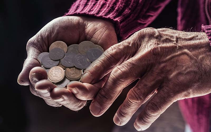 Why Senior Citizens Should Consider Investing in Fixed Deposits?