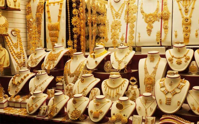 Planning to Buy Gold in Dubai? Pros and Cons You Need to Know